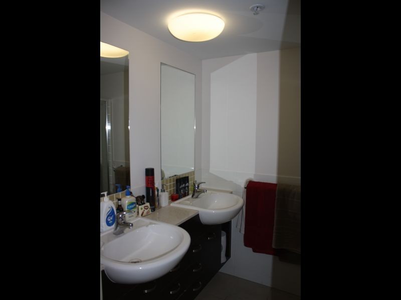 305/18 Fern Street (Mantra Wings), Surfers Paradise QLD 4217