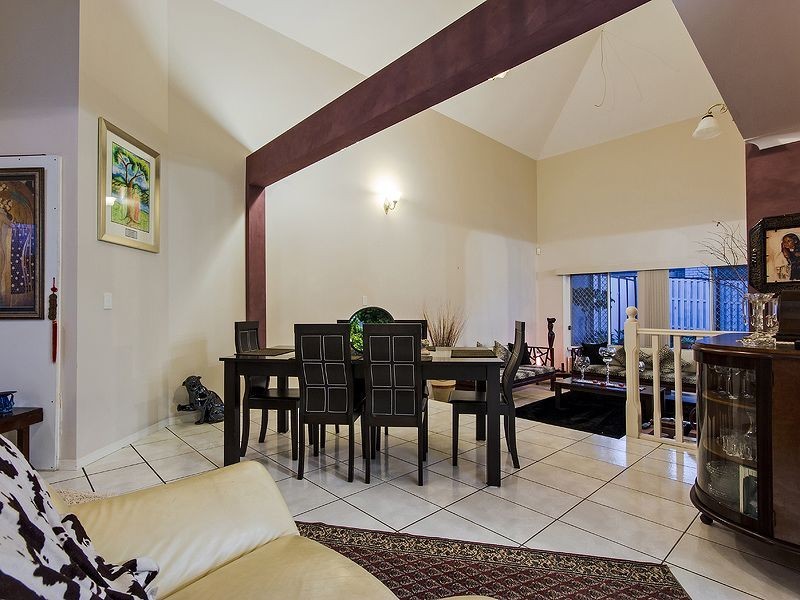 25 Gainsborough Drive, Varsity Lakes QLD 4227