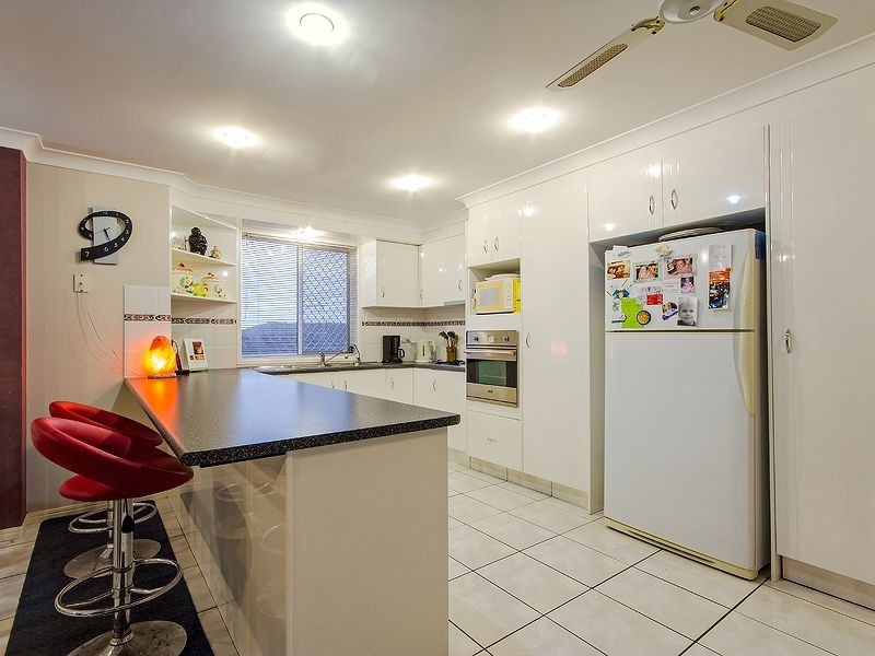 25 Gainsborough Drive, Varsity Lakes QLD 4227