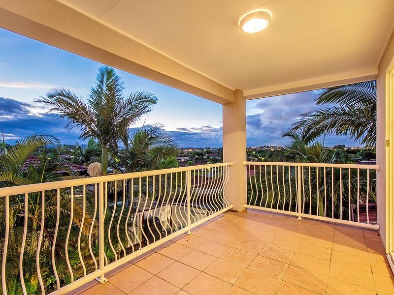 25 Gainsborough Drive, Varsity Lakes QLD 4227