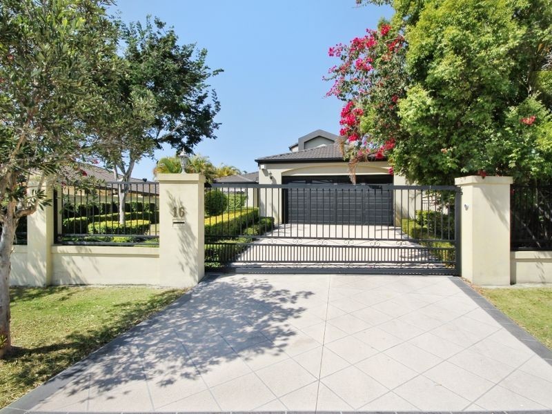 16 Applegum Court, Robina QLD 4226