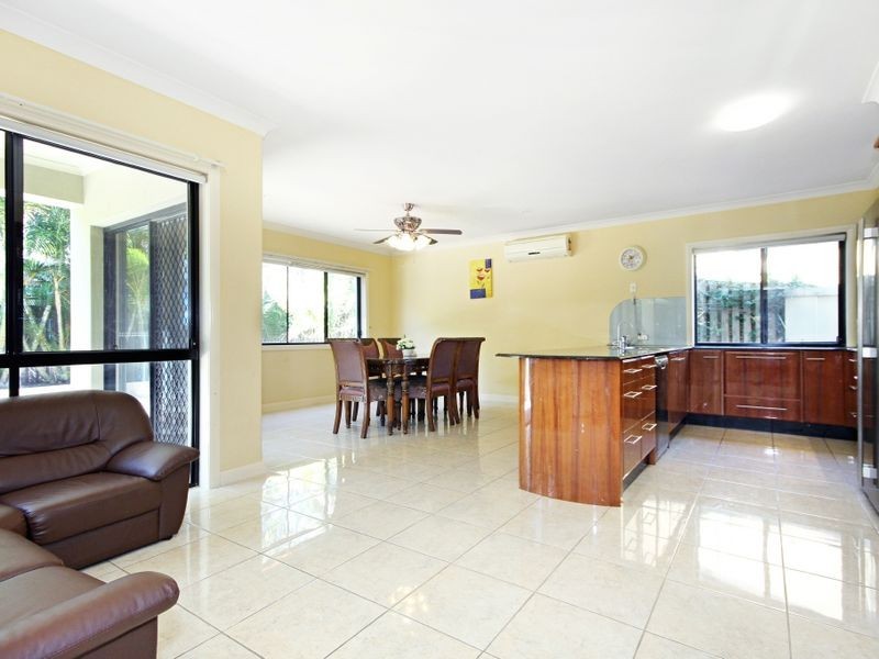 16 Applegum Court, Robina QLD 4226
