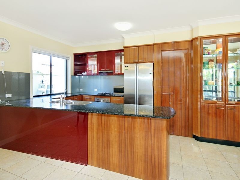 16 Applegum Court, Robina QLD 4226