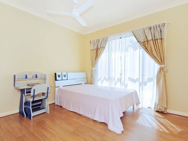 16 Applegum Court, Robina QLD 4226