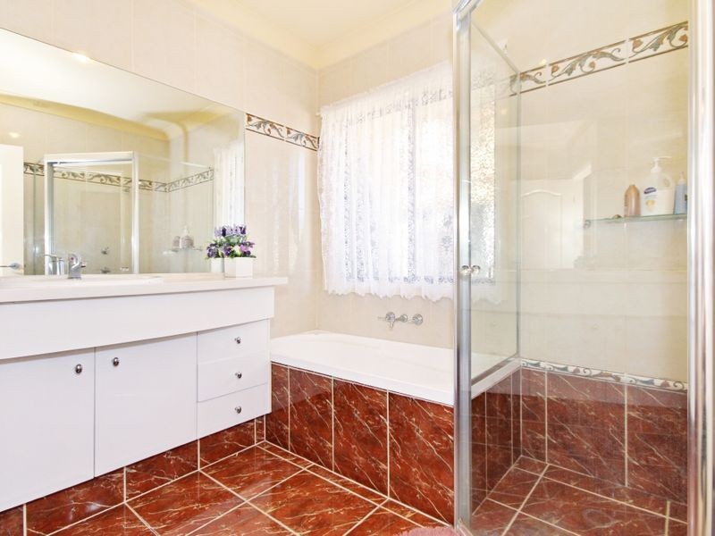 16 Applegum Court, Robina QLD 4226