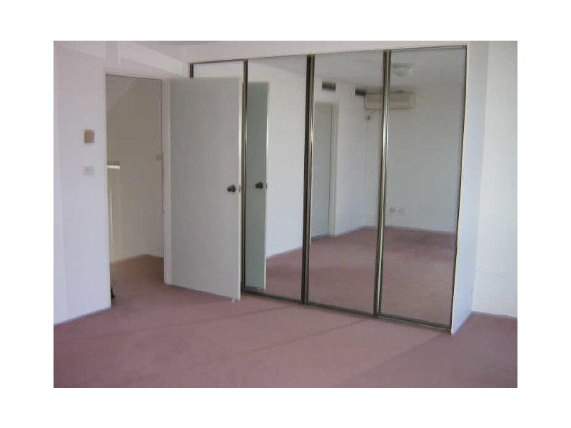 Broadbeach Waters QLD 4218