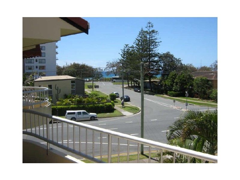 59 Sir Bruce Small Drive, Benowa QLD 4217