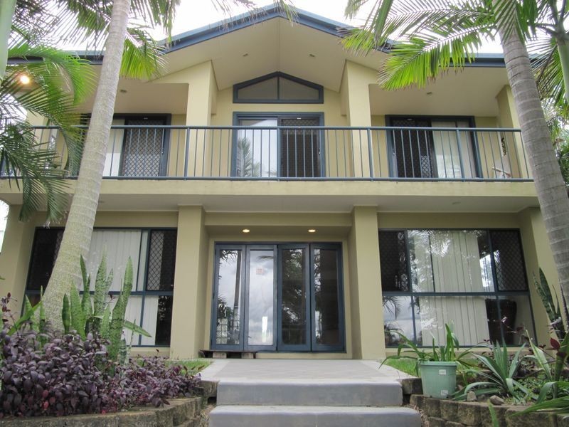 36 T E Peters Drive, Broadbeach Waters QLD 4218