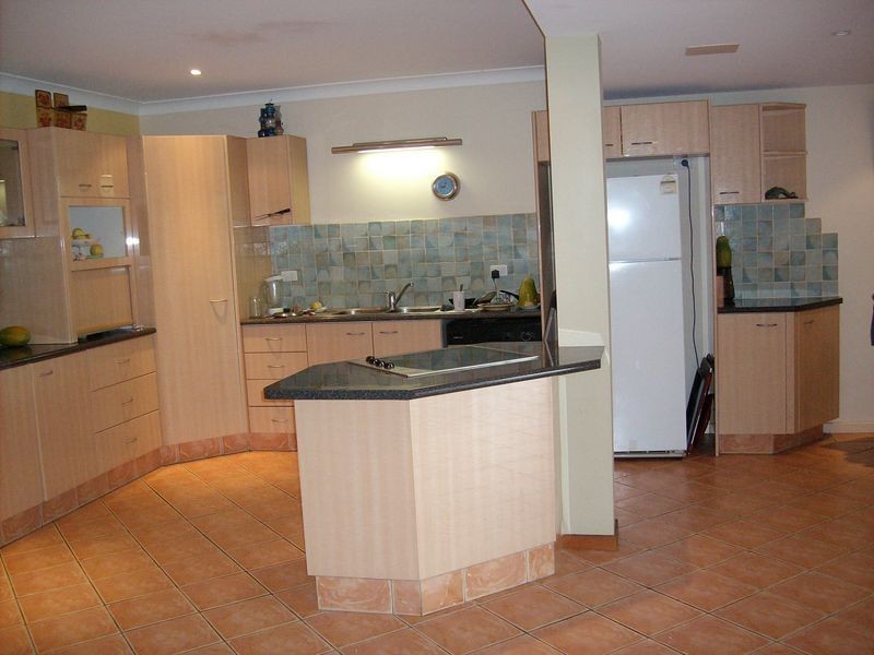 36 T E Peters Drive, Broadbeach Waters QLD 4218