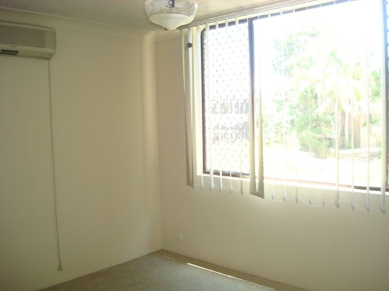 2/3 Jubilee Avenue, Broadbeach QLD 4218