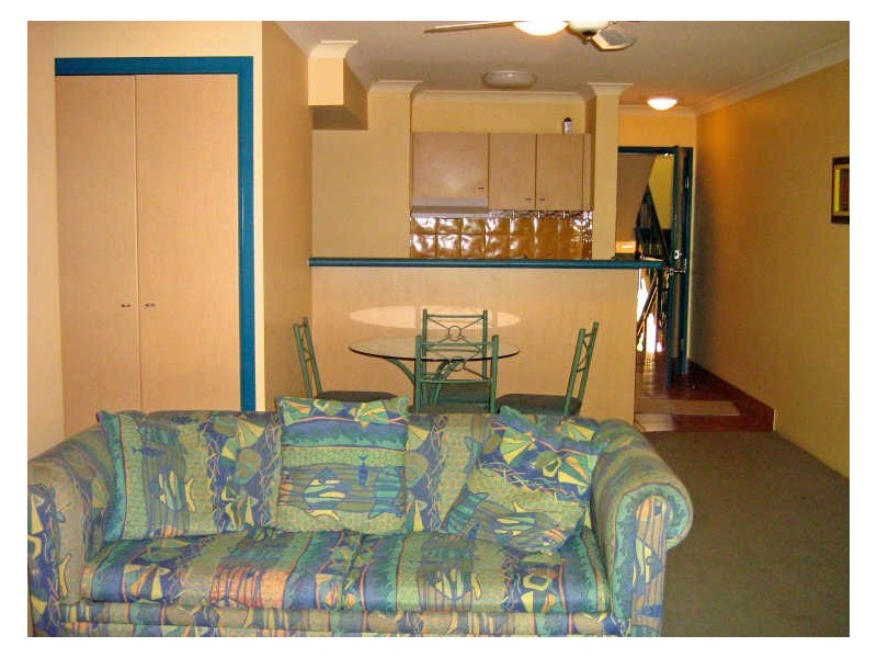 2/112 Surf Parade, Broadbeach QLD 4218