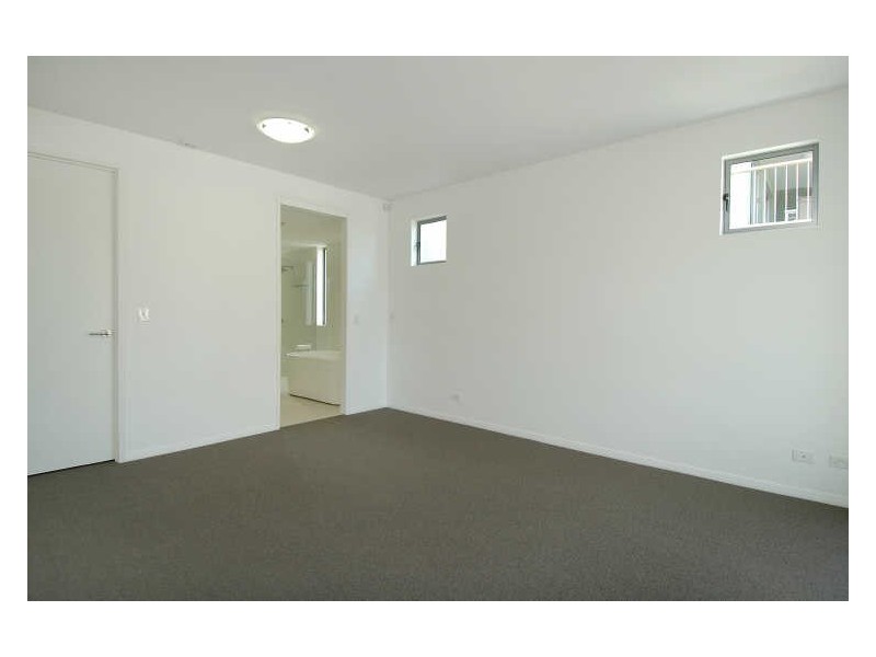 2/106 Petrel Avenue, Mermaid Beach QLD 4218