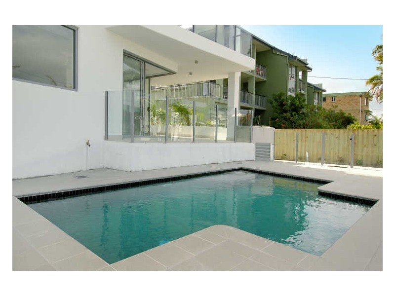 2/106 Petrel Avenue, Mermaid Beach QLD 4218