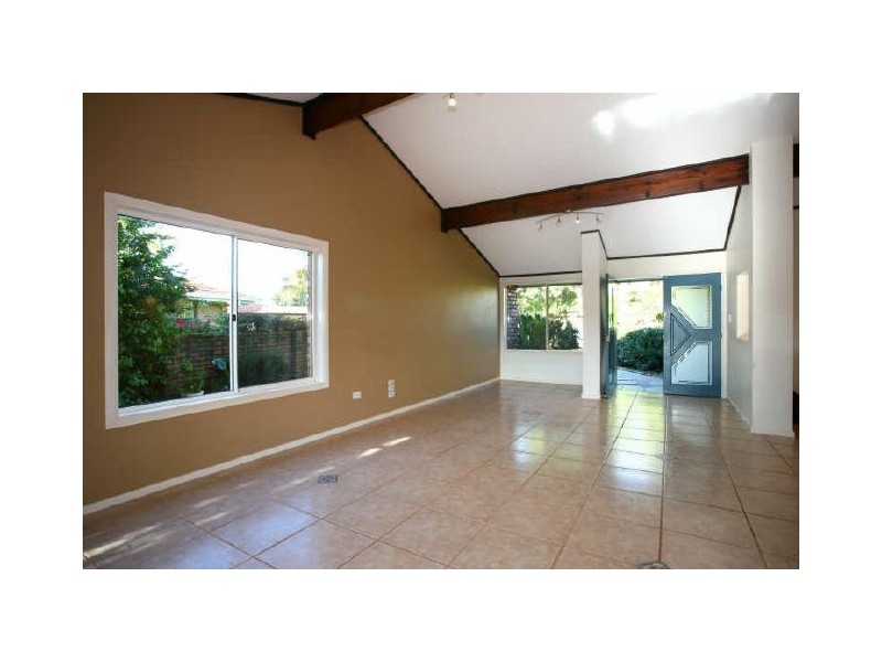 6 Cedar Place, Broadbeach Waters QLD 4218