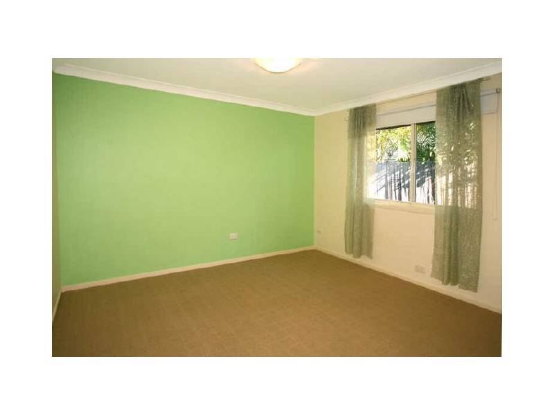6 Cedar Place, Broadbeach Waters QLD 4218