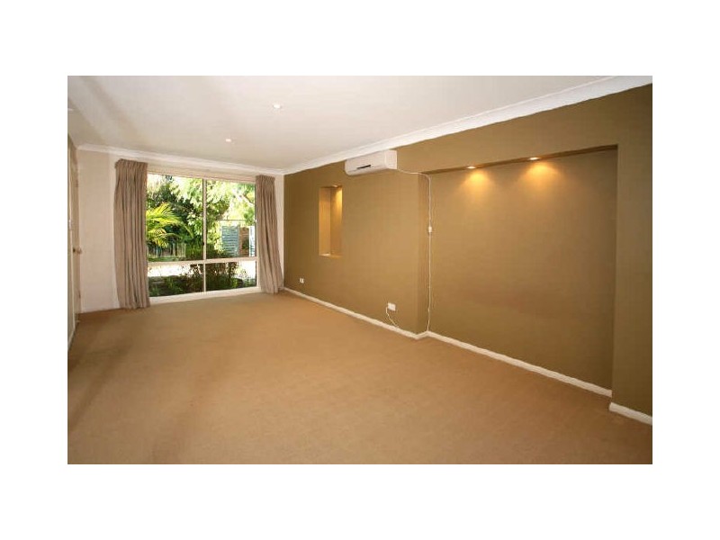 6 Cedar Place, Broadbeach Waters QLD 4218