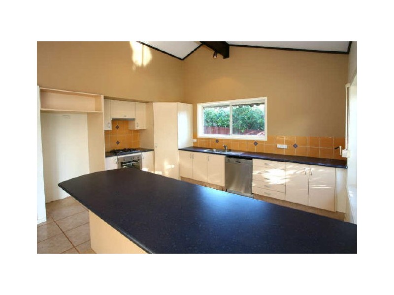 6 Cedar Place, Broadbeach Waters QLD 4218