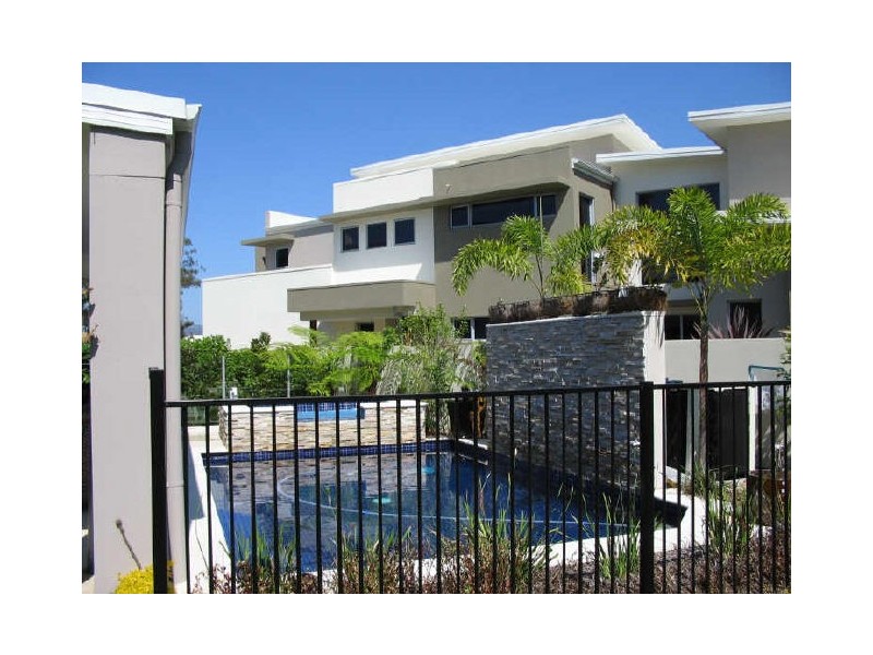5020A Riverwood Grove, Benowa QLD 4217