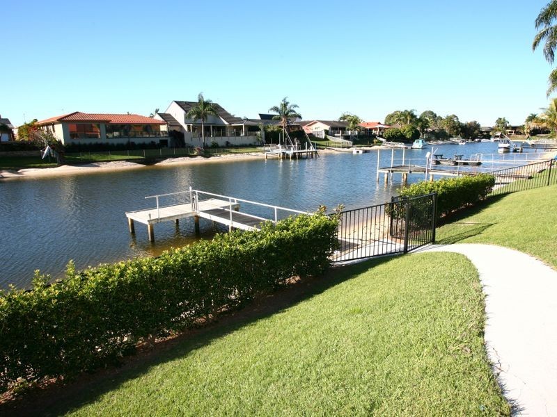 25 Goolagong Court, Broadbeach Waters QLD 4218