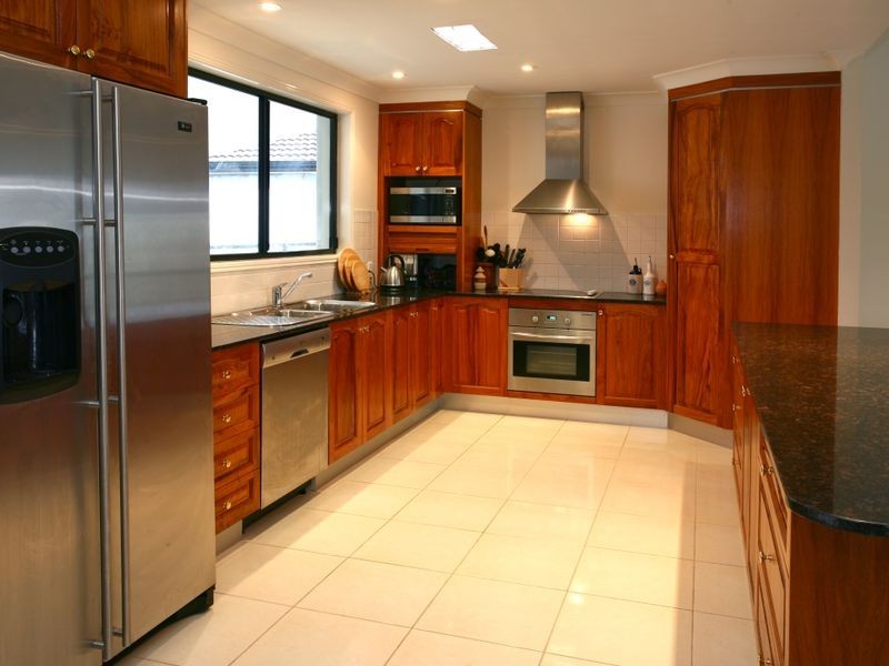 25 Goolagong Court, Broadbeach Waters QLD 4218