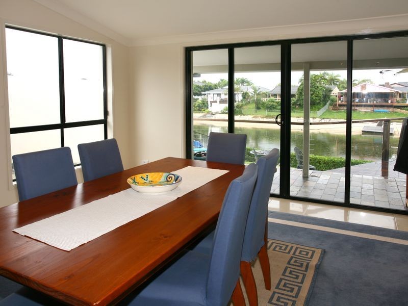 25 Goolagong Court, Broadbeach Waters QLD 4218
