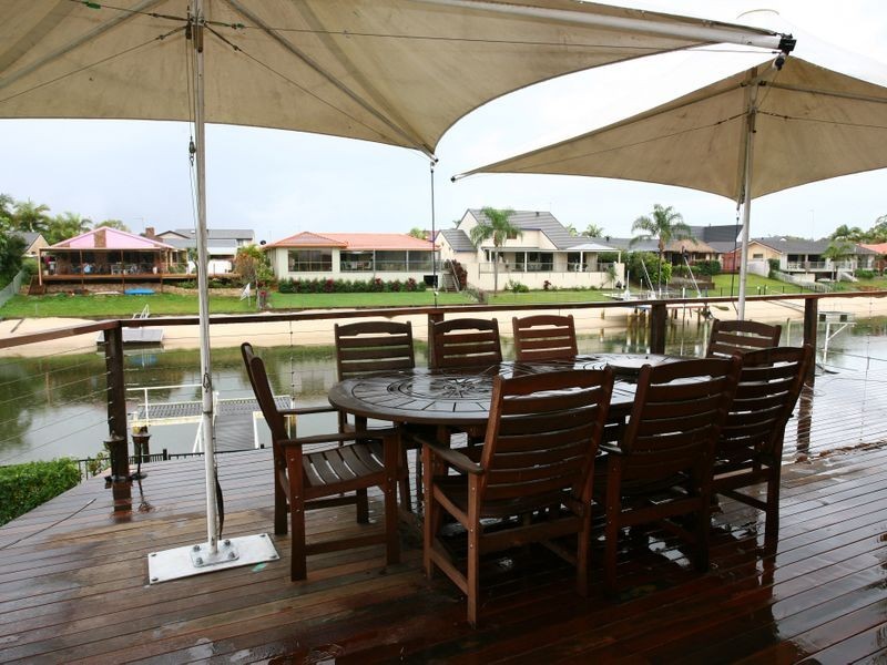 25 Goolagong Court, Broadbeach Waters QLD 4218