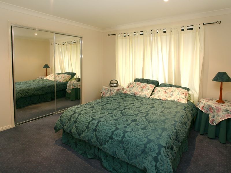 25 Goolagong Court, Broadbeach Waters QLD 4218