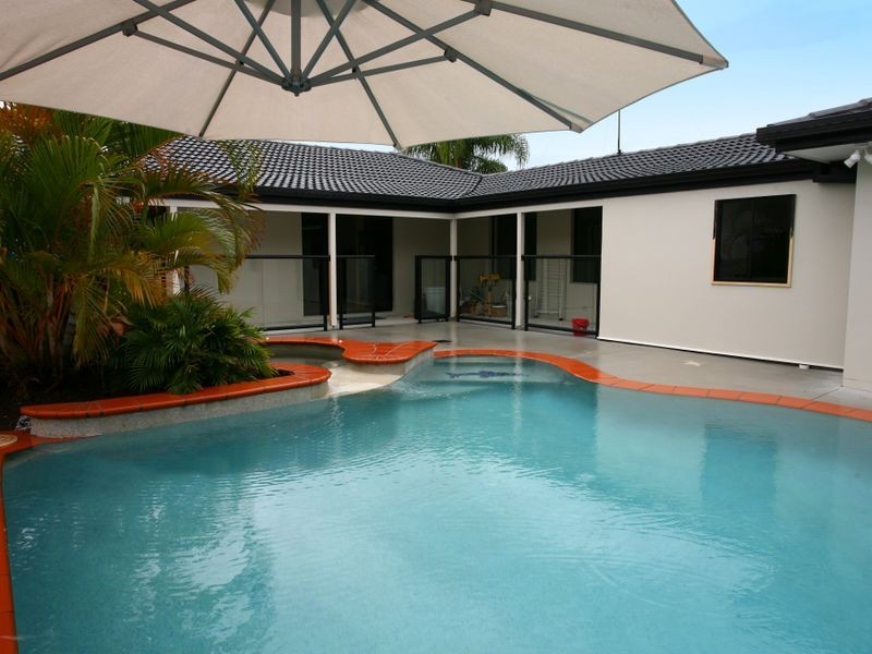 25 Goolagong Court, Broadbeach Waters QLD 4218