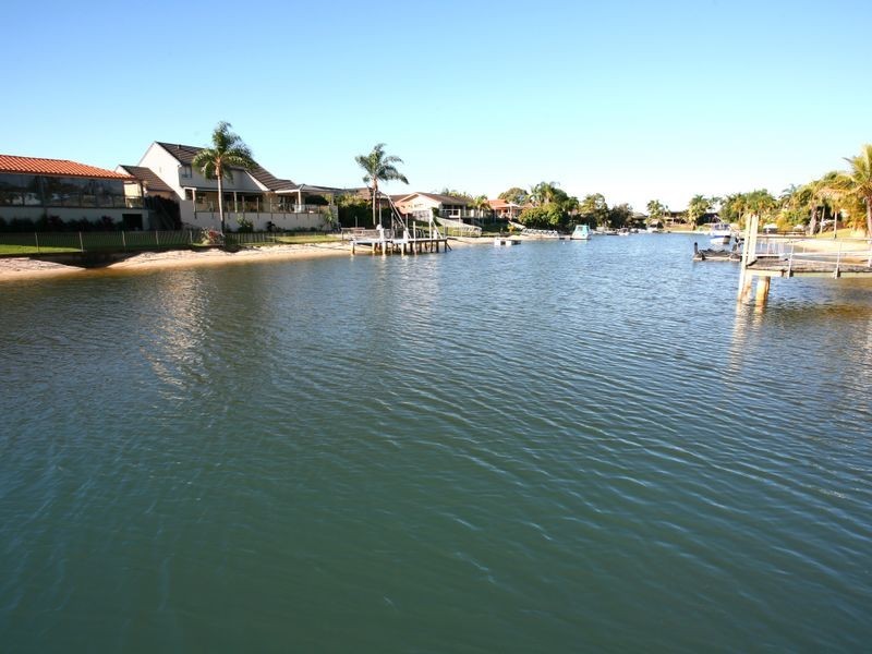 25 Goolagong Court, Broadbeach Waters QLD 4218