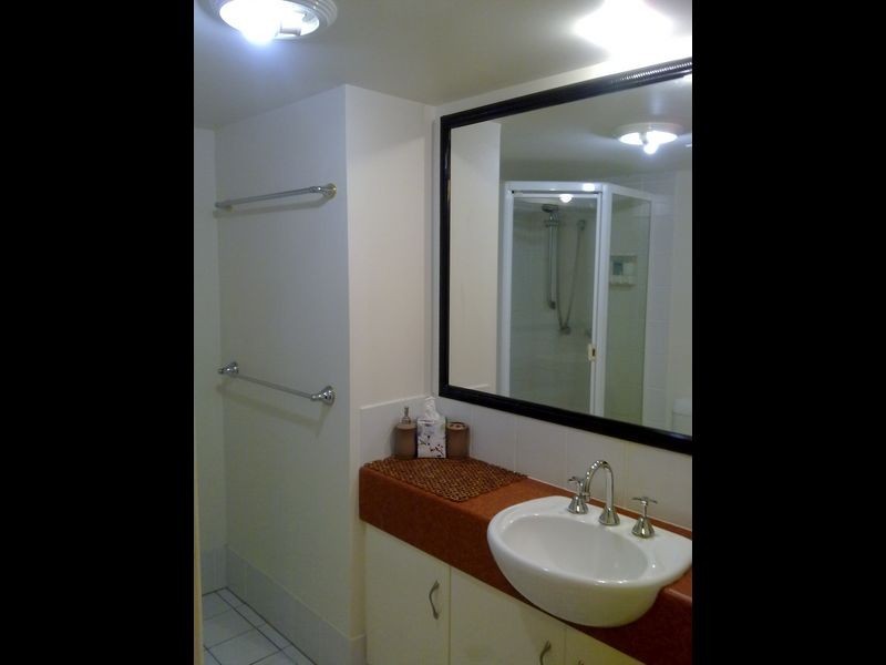 205/9 Beach Parade, Broadbeach QLD 4218