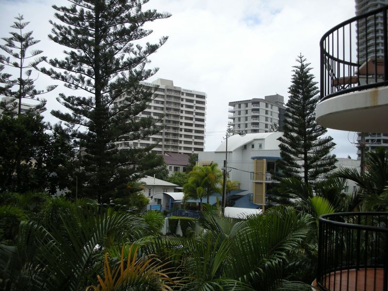 205/9 Beach Parade, Broadbeach QLD 4218