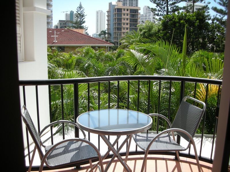 205/9 Beach Parade, Broadbeach QLD 4218