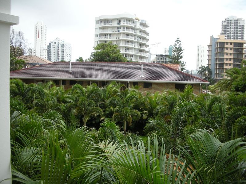 205/9 Beach Parade, Broadbeach QLD 4218