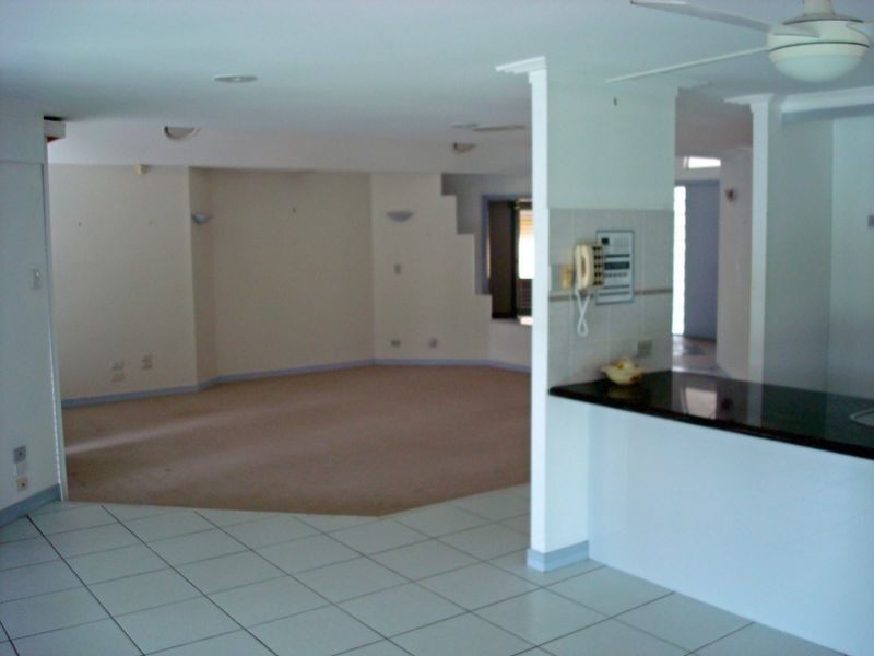 Clear Island Waters QLD 4226