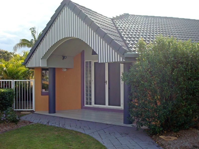 Clear Island Waters QLD 4226