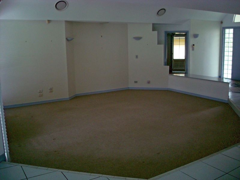 Clear Island Waters QLD 4226