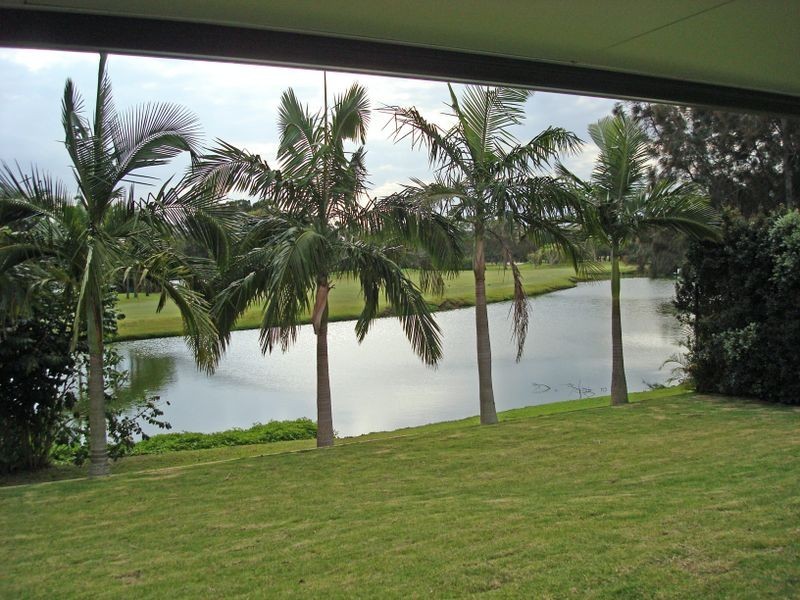 Clear Island Waters QLD 4226