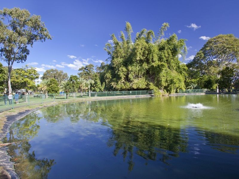 2/7 Monte Carlo Avenue, Broadbeach QLD 4218