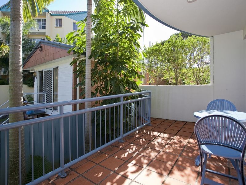 2/7 Monte Carlo Avenue, Broadbeach QLD 4218