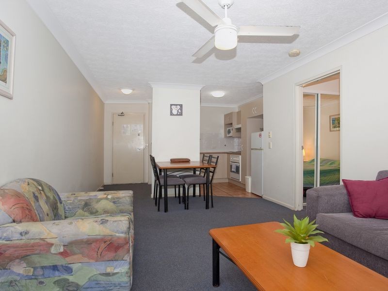 2/7 Monte Carlo Avenue, Broadbeach QLD 4218