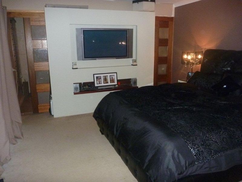 Broadbeach Waters QLD 4218