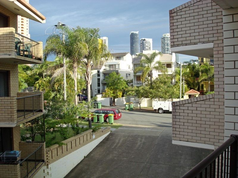 3/45 Britannia Avenue, Broadbeach QLD 4218