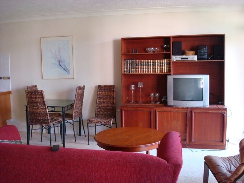 9/24 Second Avenue, Broadbeach QLD 4218