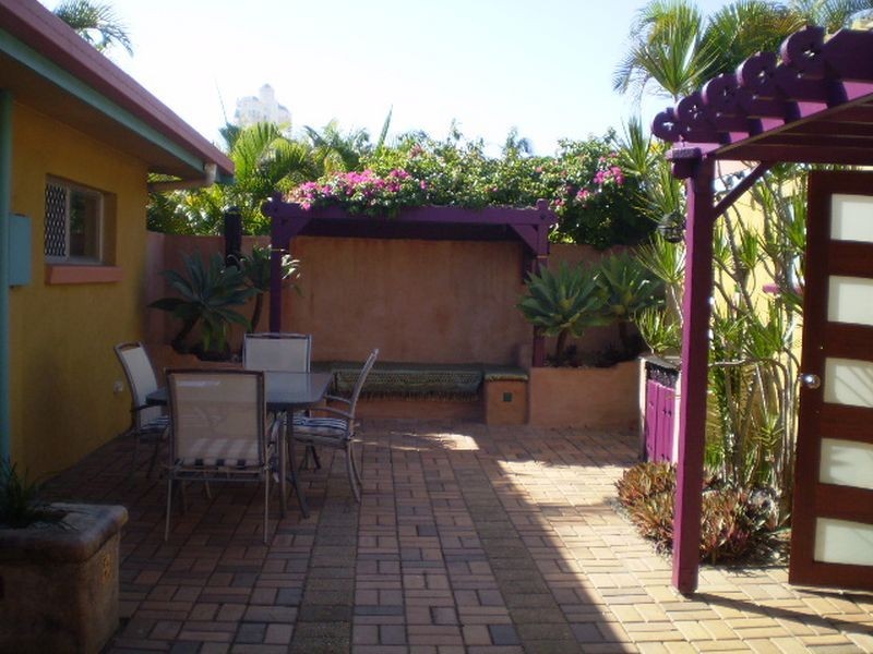 Broadbeach Waters QLD 4218