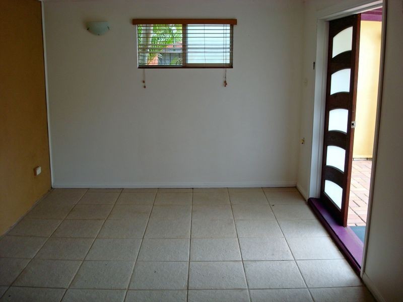 Broadbeach Waters QLD 4218