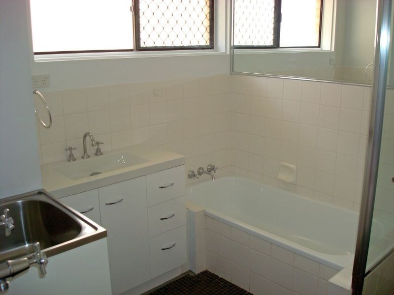4/22 Chelsea Ave, Broadbeach QLD 4218