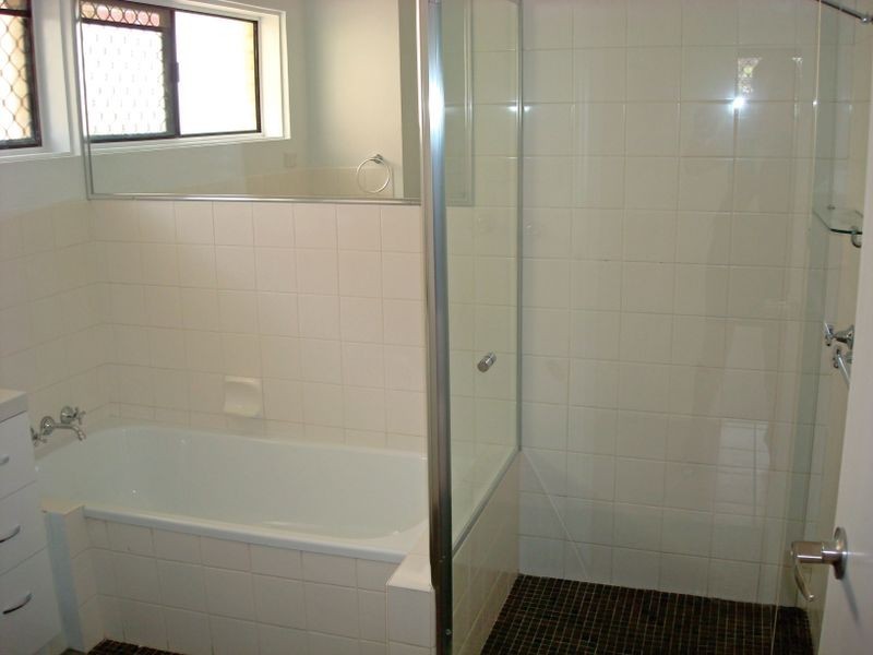 4/22 Chelsea Ave, Broadbeach QLD 4218