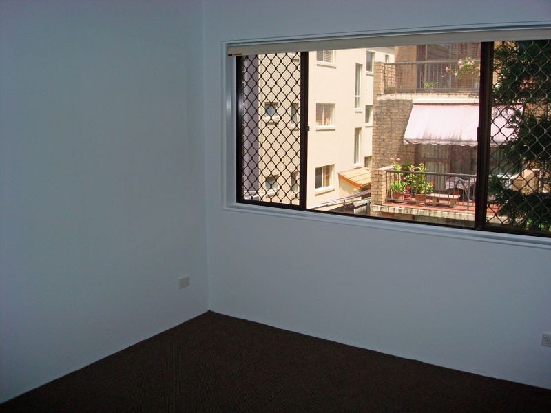 4/22 Chelsea Ave, Broadbeach QLD 4218