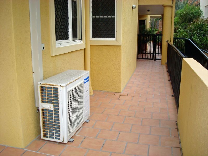 2/37 Sunbrite, Mermaid Beach QLD 4218