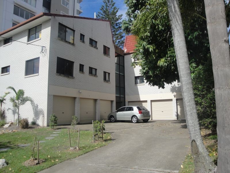 2/5 Jubilee Ave, Broadbeach QLD 4218